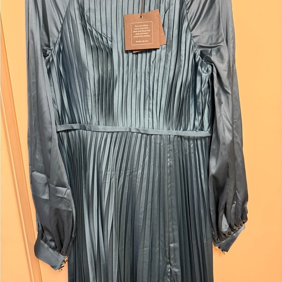 NWT | Mac Duggal 26590 Blue Pleated High Neck Long Sleeve Side Slit Gown Size 10 - Picture 5 of 8